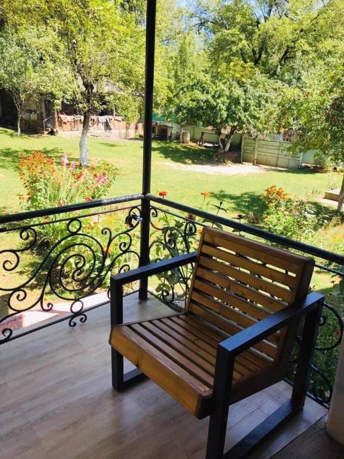 Guest House Lailashi Surmushi Zewnętrze zdjęcie