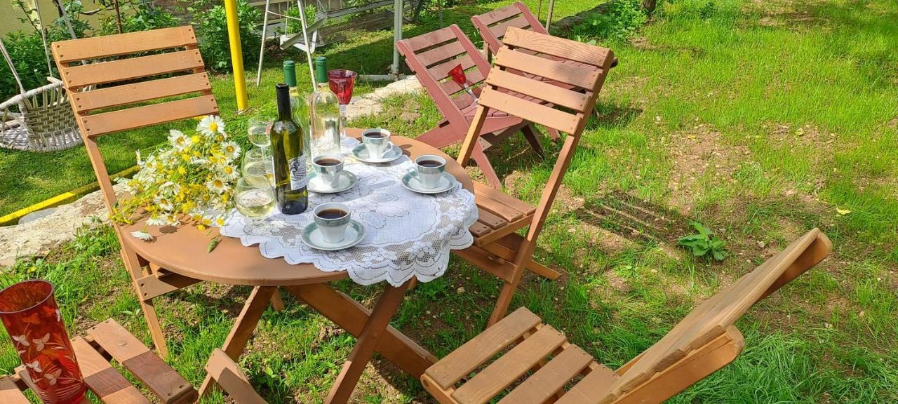 Guest House Lailashi Surmushi Zewnętrze zdjęcie