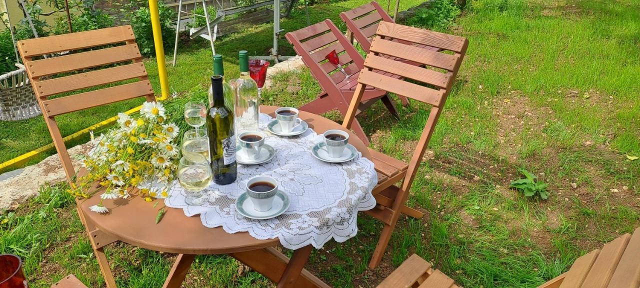 Guest House Lailashi Surmushi Zewnętrze zdjęcie